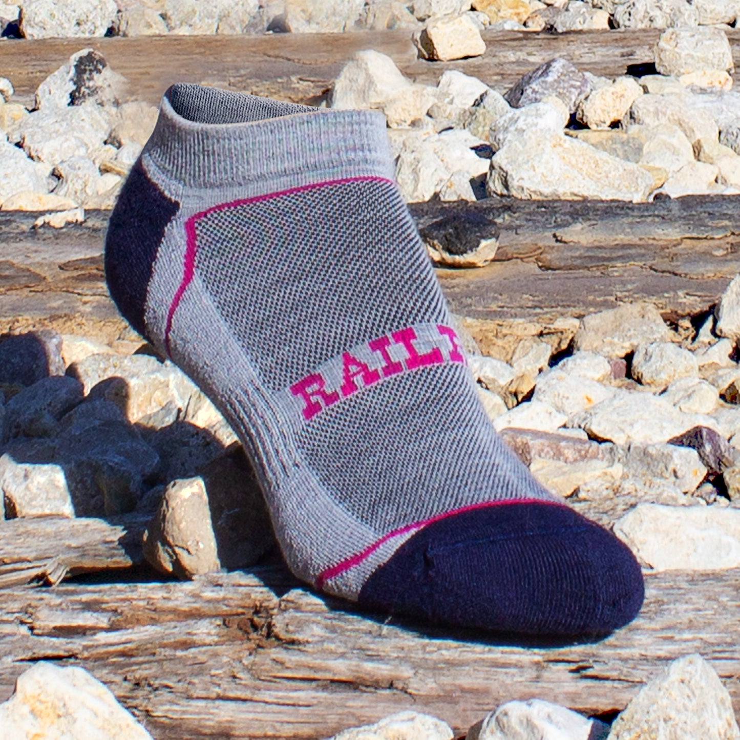 Medium Outdoor No Show Socks (2pr)