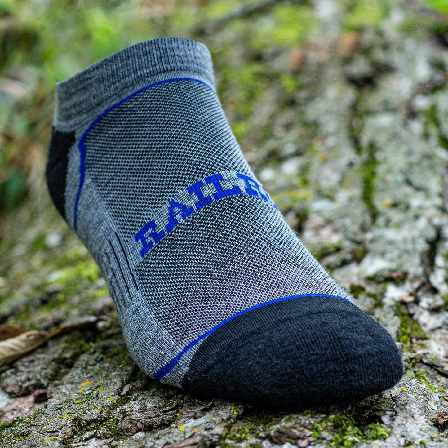 Large Outdoor No Show Socks (2pr)